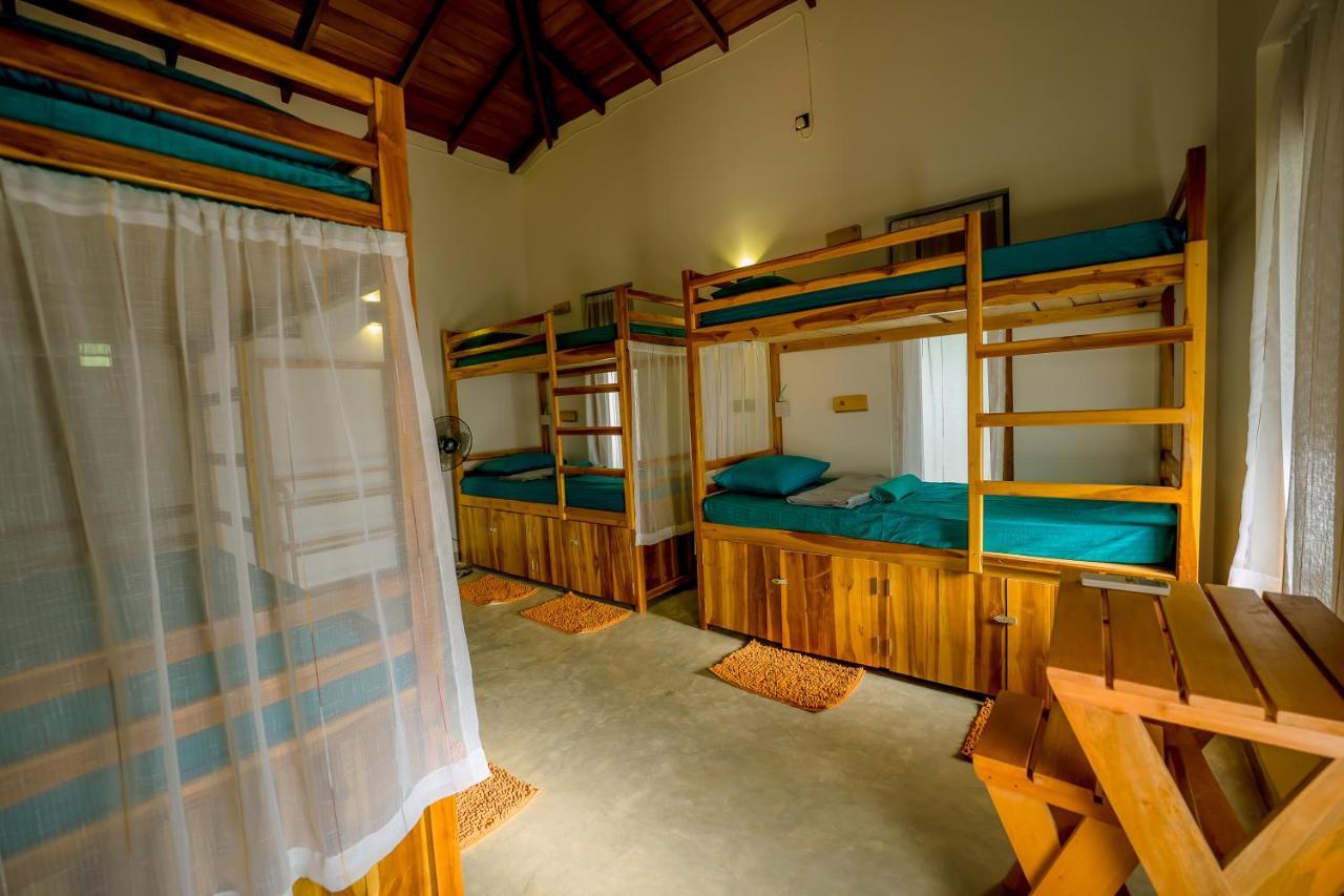 Sixth Sense Hostel Unawatuna Eksteriør billede