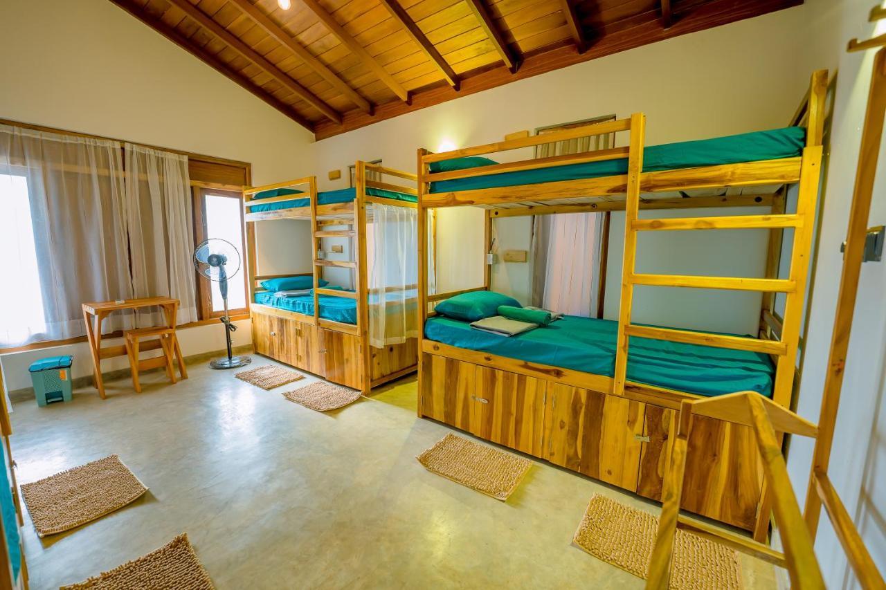 Sixth Sense Hostel Unawatuna Eksteriør billede