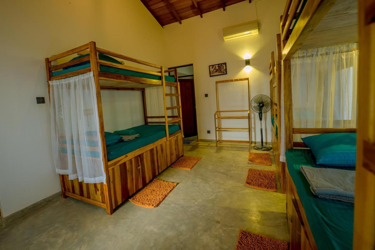 Sixth Sense Hostel Unawatuna Eksteriør billede